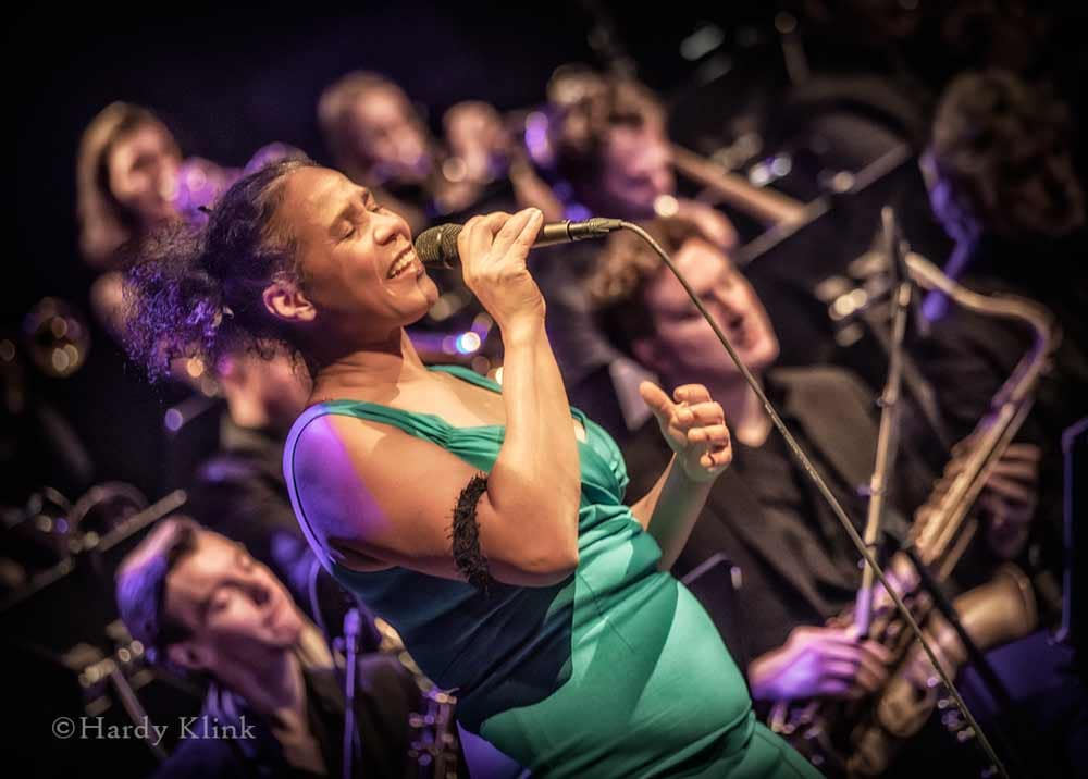 zaterdag 22 oktober 2022 ‘O Verde do Brasil’ Millennium Jazz Orchestra + Lílian Vieira, Chassé Theater Breda, foto Hardy Klink