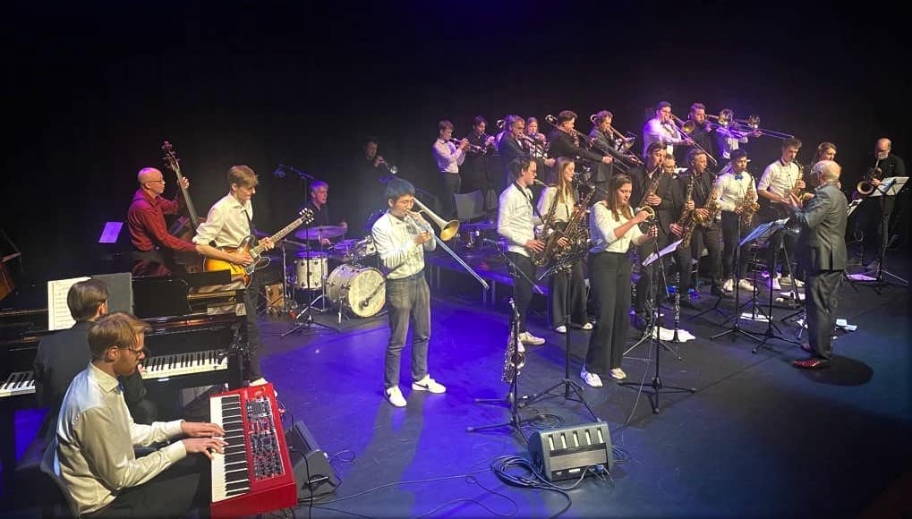 Millennium Youth Big Band o.l.v. orkestleider Anne-Marie ten Heggeler